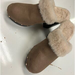 Bamboo Very soft fur heels! 8 1/2–Sexy and Warm!  Very fashionable!